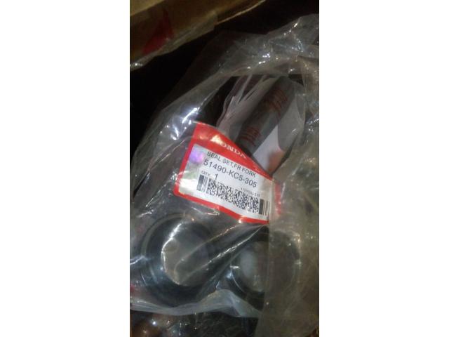 Oil Seal Shock Depan + Tutup CB 150 R
