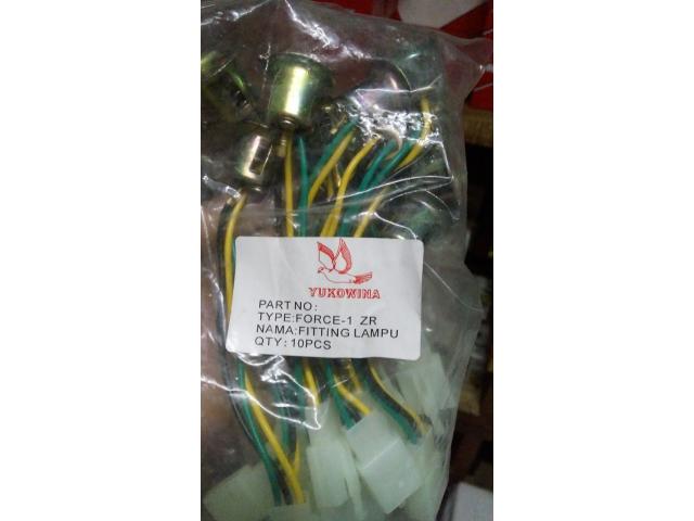 Fitting Lampu Force1 ZR