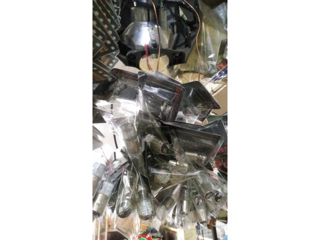 Balon Lampu Rem Biru / Putih